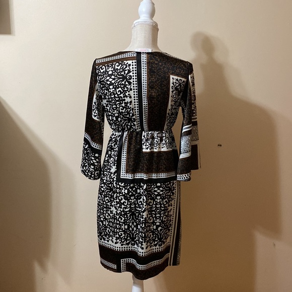 L'AltraModa women dress with a big V drop and wide 2/3 flared sleeves “Italian” - Picture 4 of 8